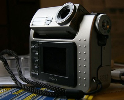 Sony Cyber-shot DSC-F1
