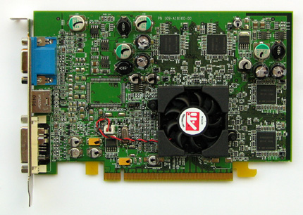 PCI Express x16 ATI módra: ATI Radeon X600 XT