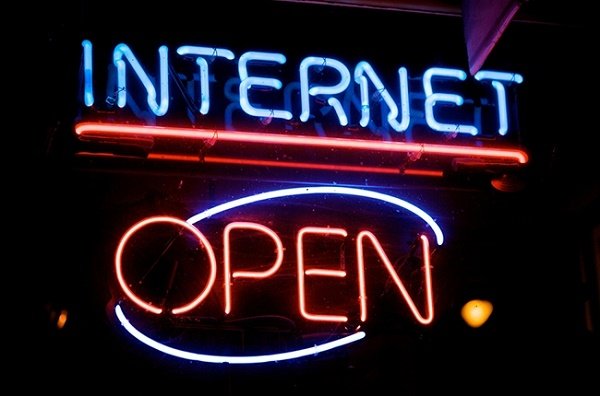 Az internet-hozzáférés egyre olcsóbb, a minőségi tartalom viszont egyre drágább lesz - Qubit