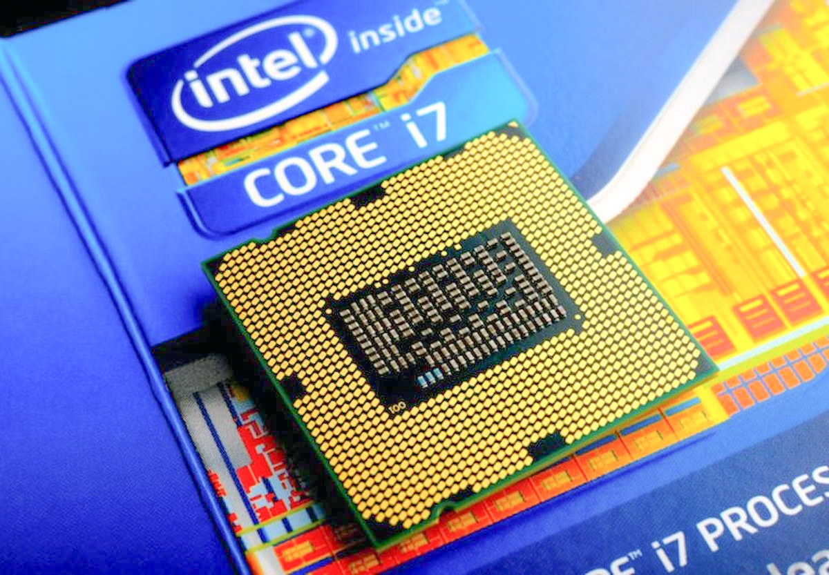 Intel: szilíciumlapka van, tokozás nincs - HWSW