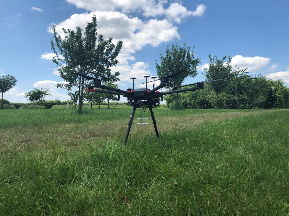 dron_mic