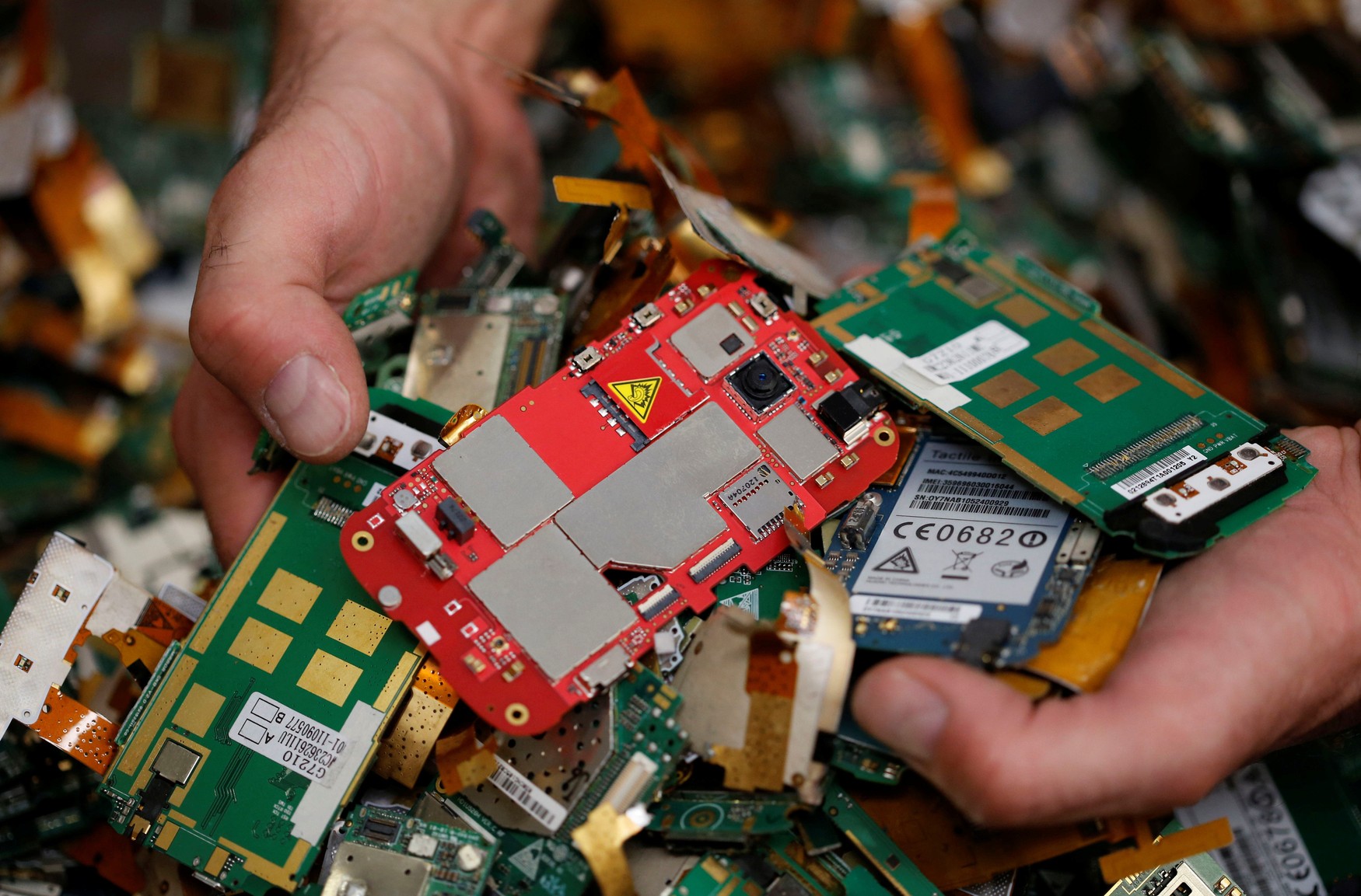 smartphone_mainboard