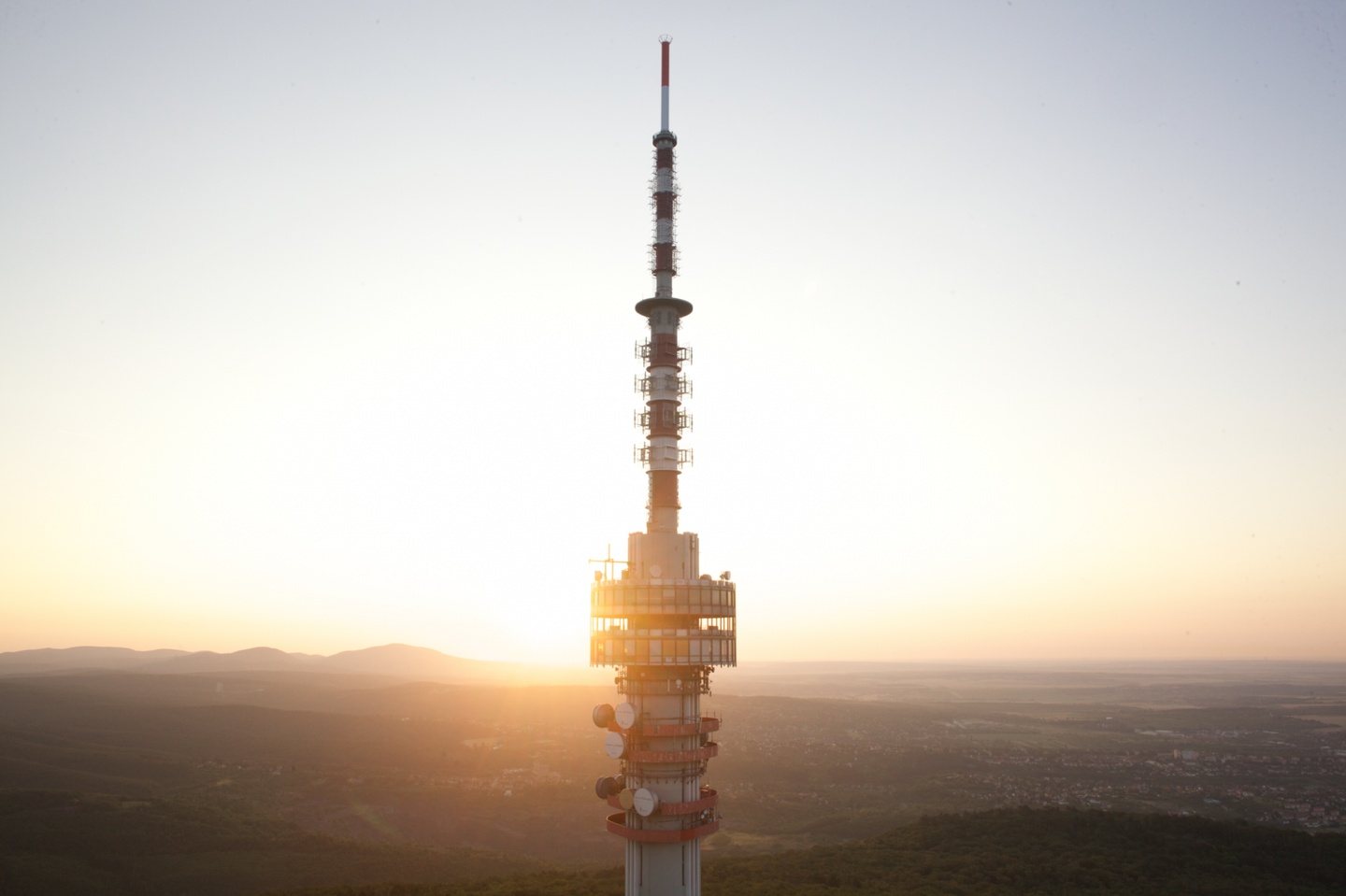 AZ ANTENNA HUNGÁRIA PÉCSI ADÓTORNYA (FOTÓ: ANTENNA HUNGÁRIA)