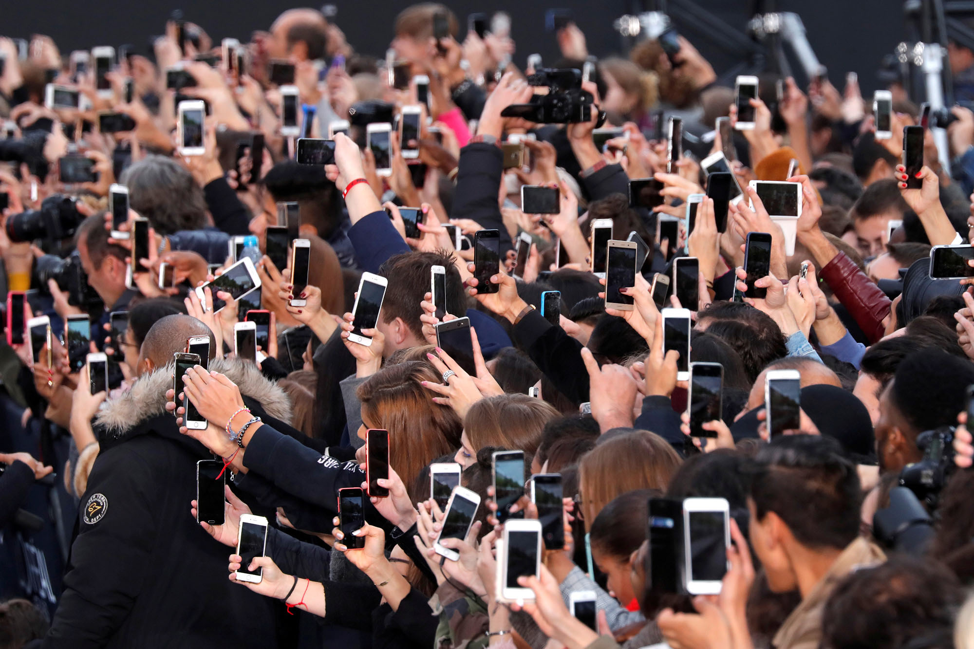 smartphones_crowd