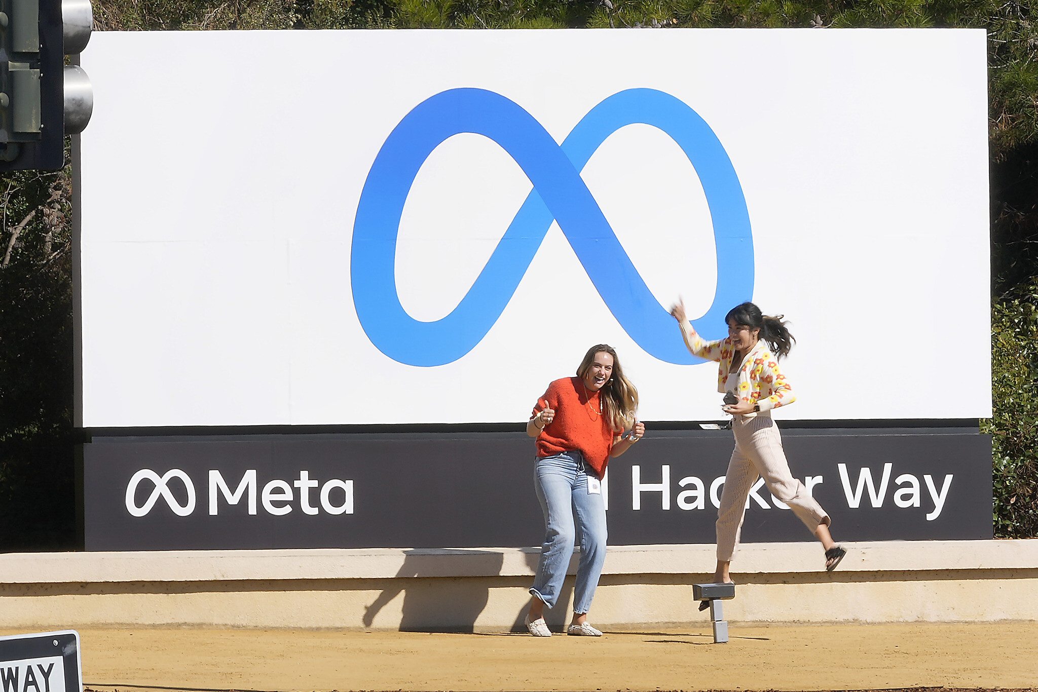 meta_hq_logo