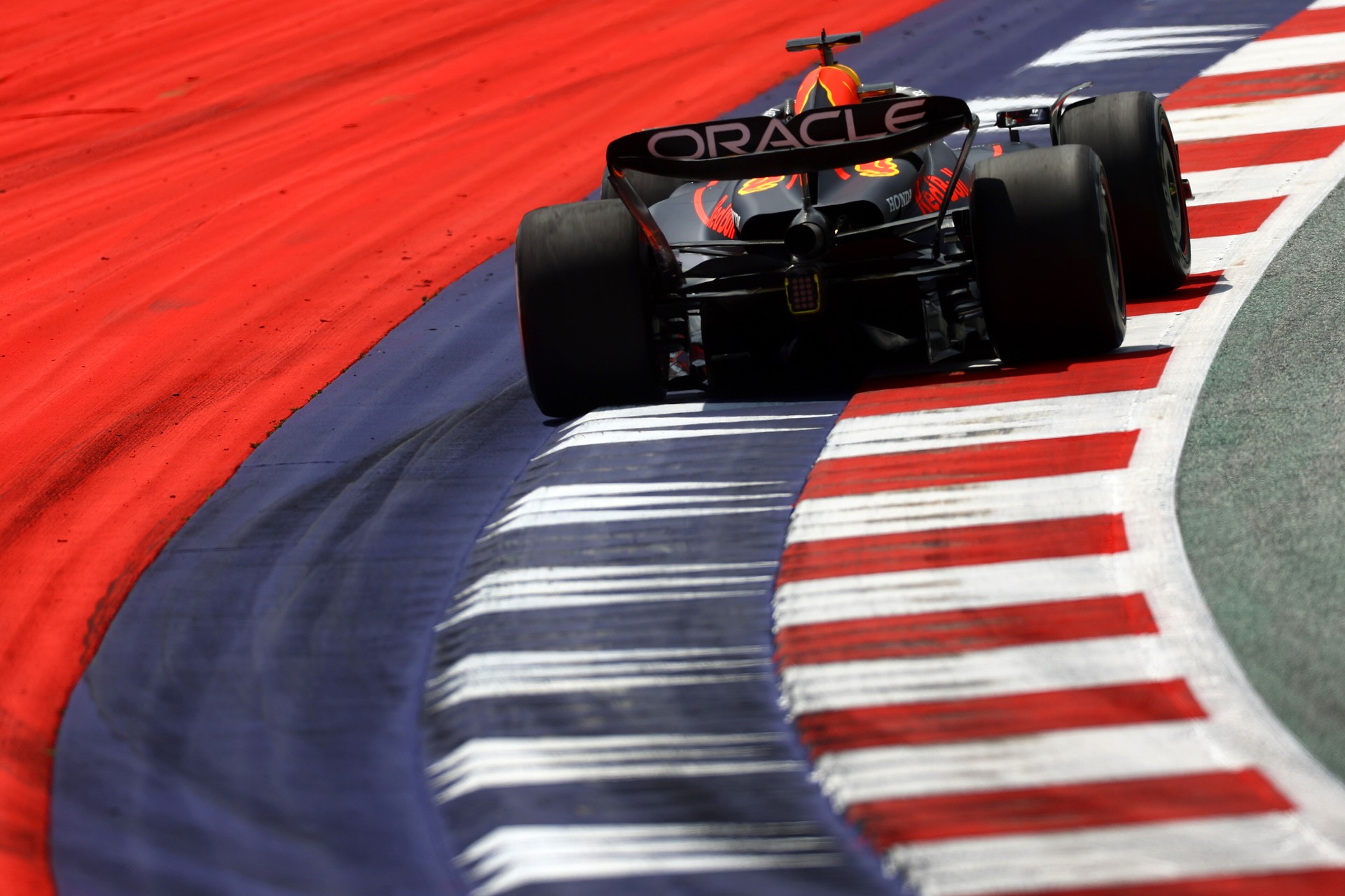 f1_tracklimit