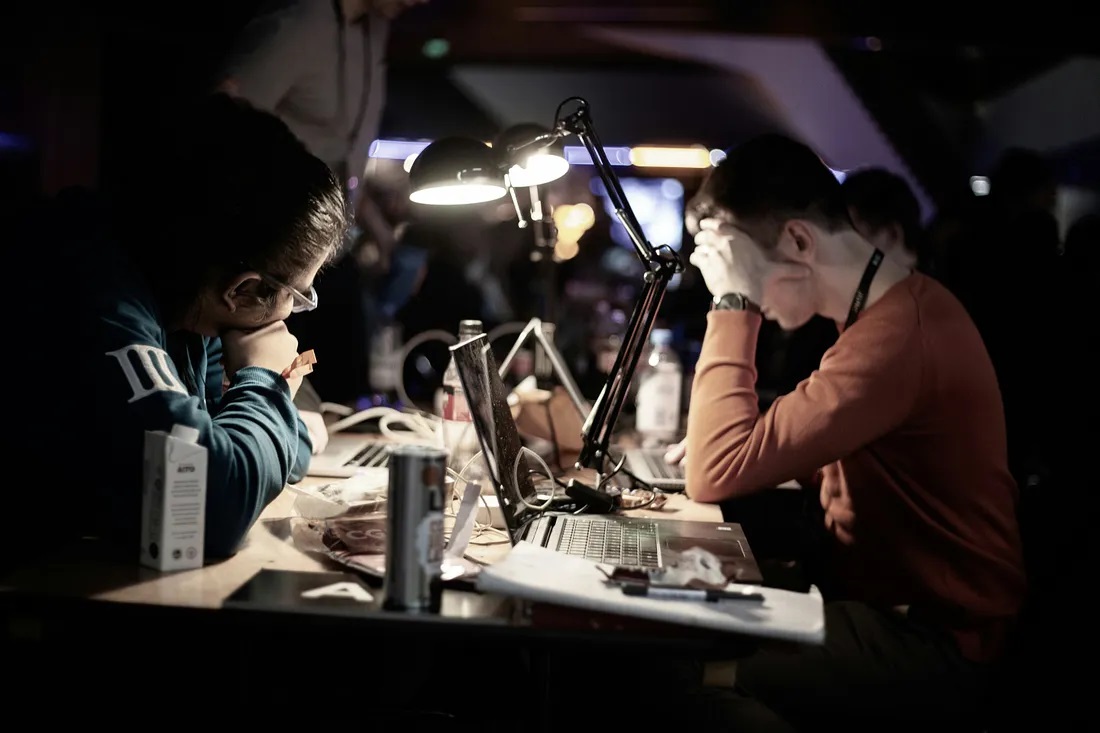 Stagnálnak az informatikai bérek, íme a 2024-es számok
