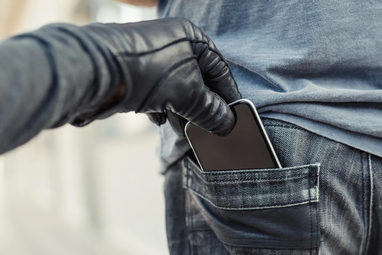 Alkatrésznek sem lesznek jók a lopott iPhone-ok