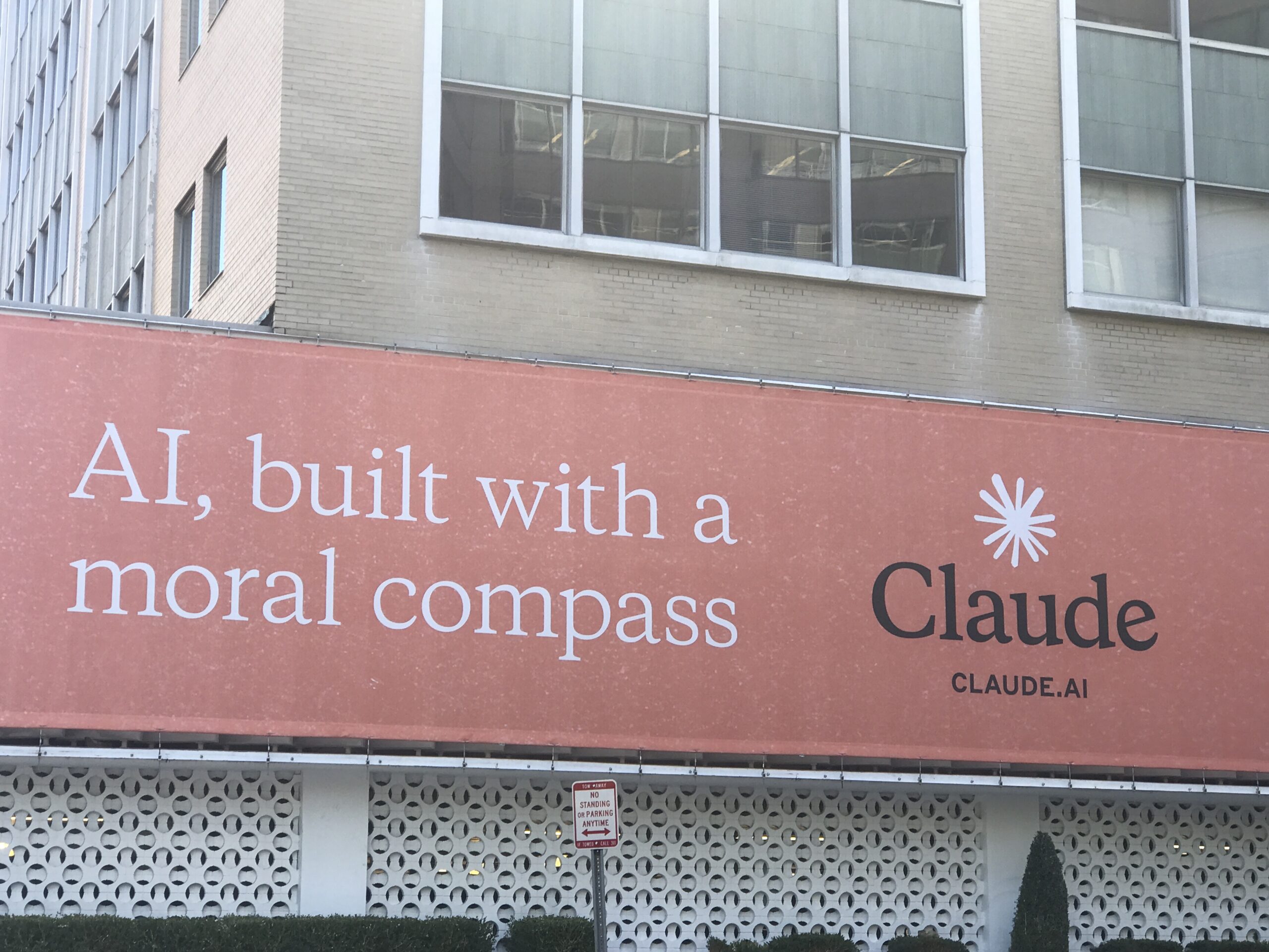 claude_reklam