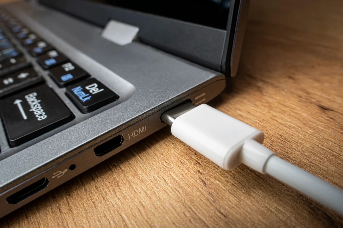 Véget vetne a Microsoft az USB-C káosznak