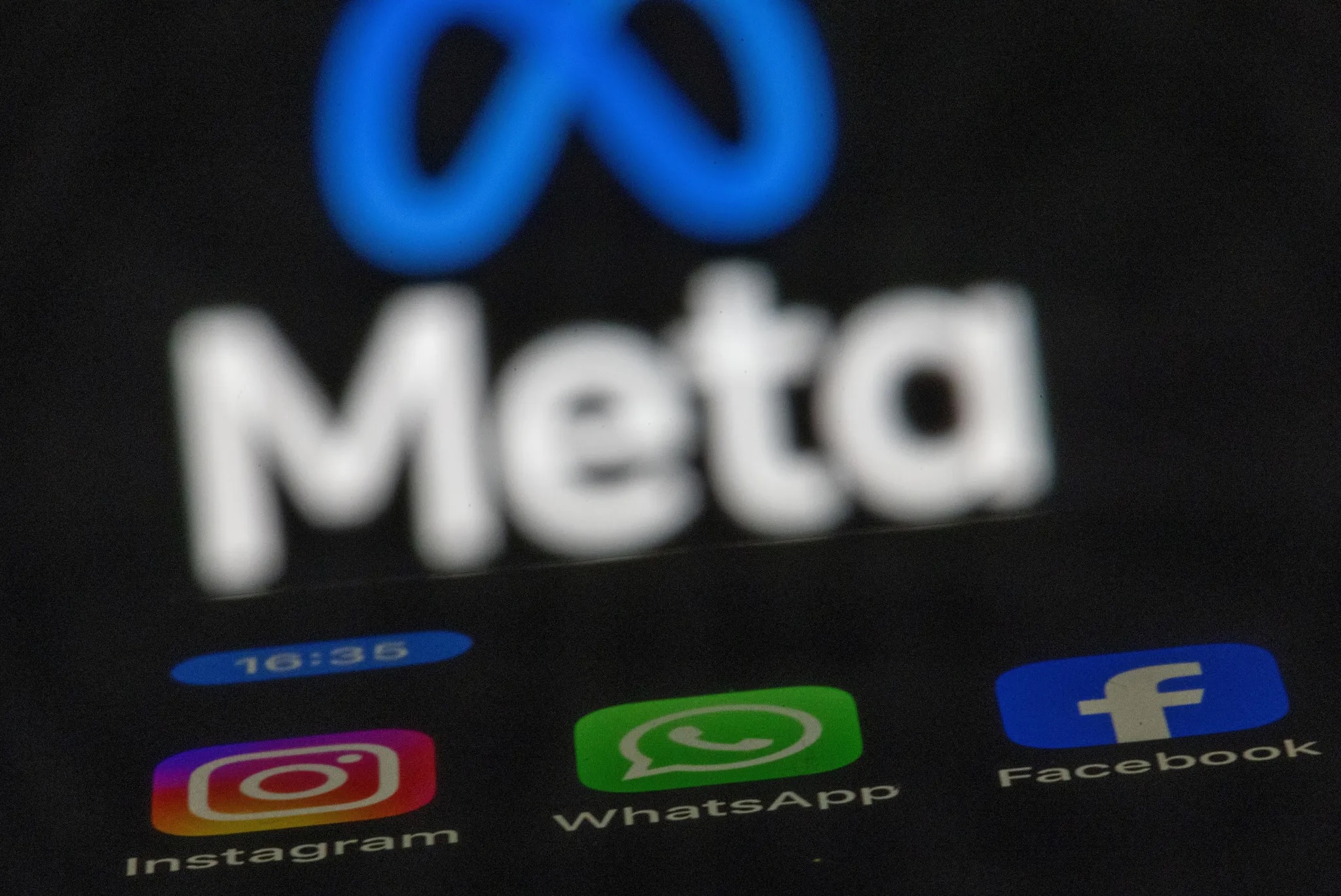 meta_logo_blurred_2