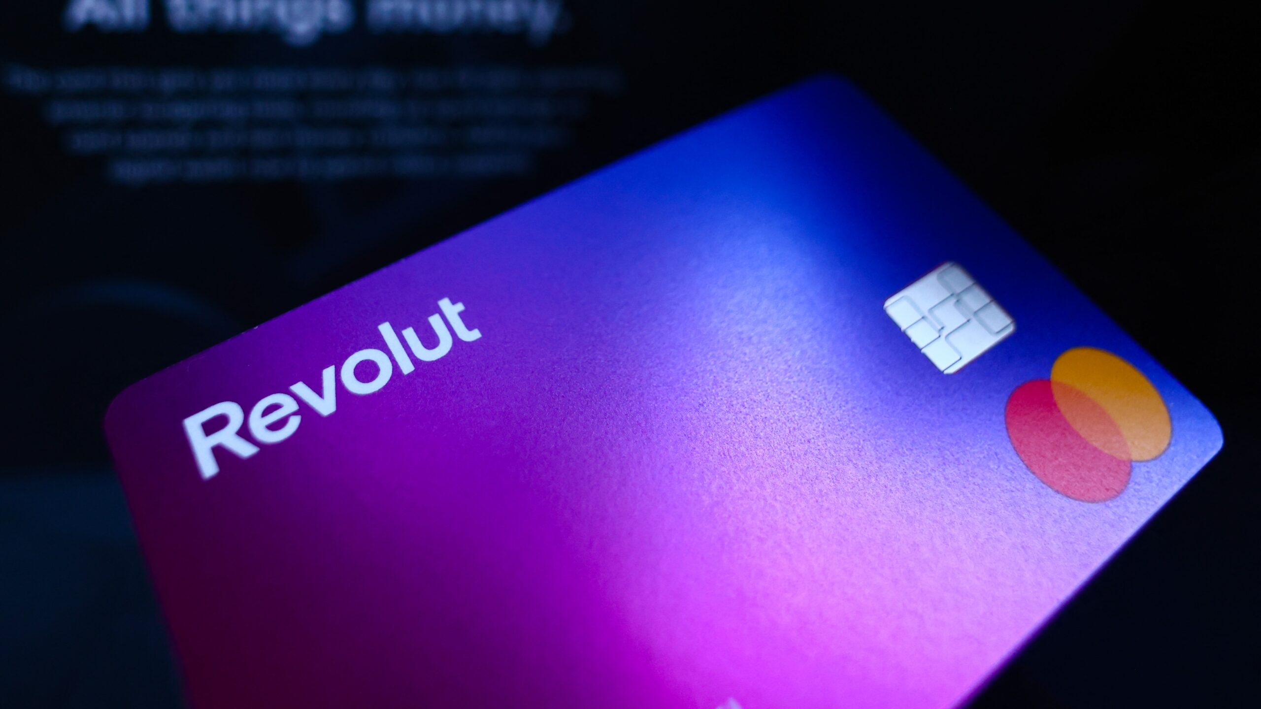 revolut_kartya_angled